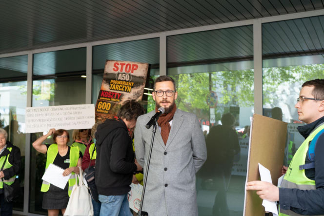 Dramat setek rodzin pod Warszawą! Nowa autostrada zburzy ich domy?! „Żyjemy na bombie”