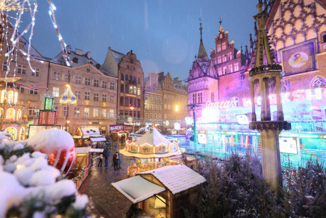 Wroclaw. Jarmark Bozonarodzeniowy juz otwarty.