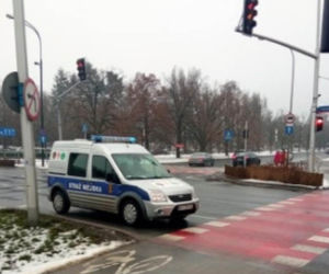 Kierowca zemdlał za kierownicą na ruchliwym skrzyżowaniu