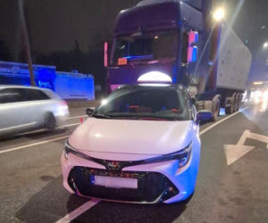 Sceny jak z filmu akcji! Ukradł ciężarówkę z burakami, pędził naćpany i uciekał przed policją