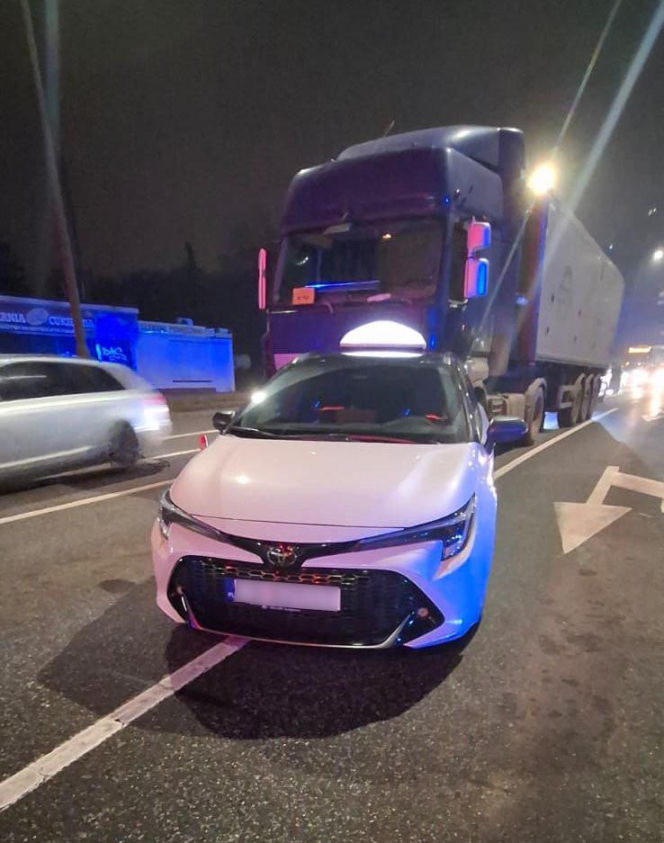 Sceny jak z filmu akcji! Ukradł ciężarówkę z burakami, pędził naćpany i uciekał przed policją