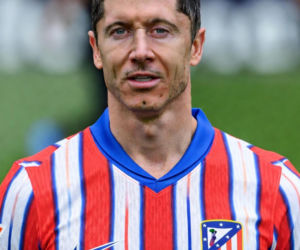 Robert Lewandowski w koszulkach różnych klubów