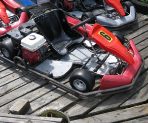 GOKART OSKALPOWAŁ DZIEWCZYNĘ.