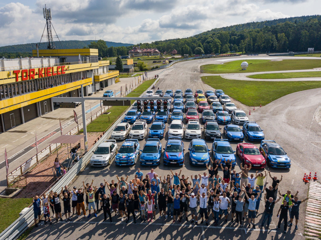 Odszedł robiąc co kochał, za kierowcą swojego Subaru. Roman Urban zmarł na torze