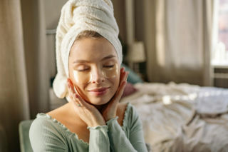 Te zasady pielęgnacji warto wprowadzić w 2026 roku. Dzięki nim skóra rozbłyśnie i odżyje 