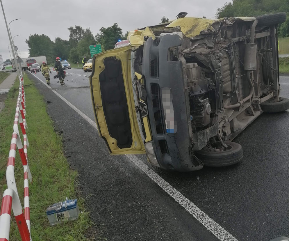 Koszmarny wypadek na DK 11! Wśród poszkodowanych kobieta w ciąży 