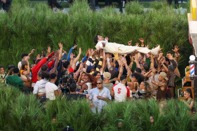 Halftime show na Super Bowl 2026: Bad Bunny, Lady Gaga, Pedro Pascal, Cardi B, John Bon Jovi i smaczki polityczne