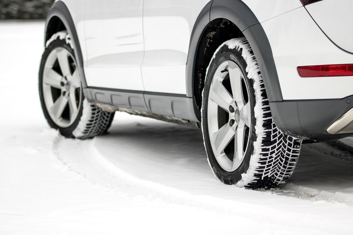 Opona całoroczna Bridgestone Weather Control A005