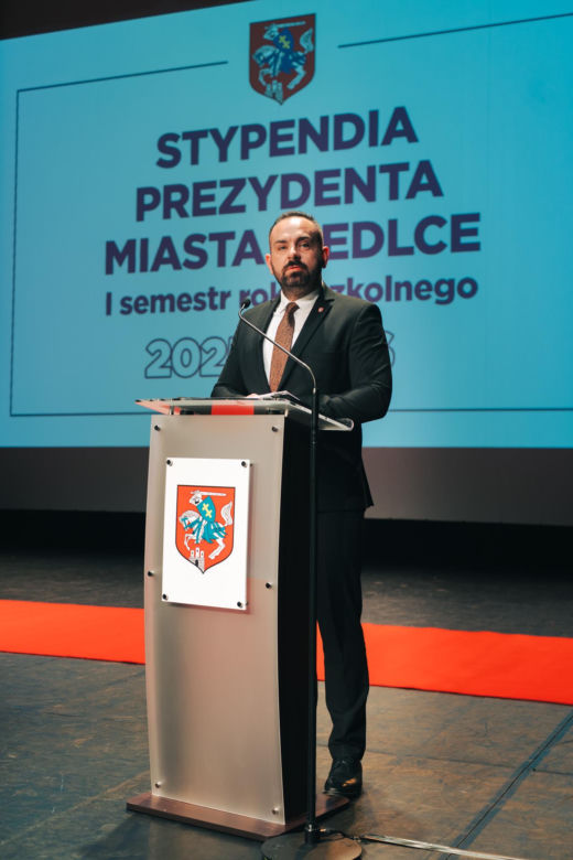 Najzdolniejsi uczniowie odebrali stypendia Prezydenta Miasta Siedlce