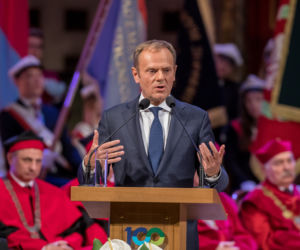 Tusk ruszył w Polskę