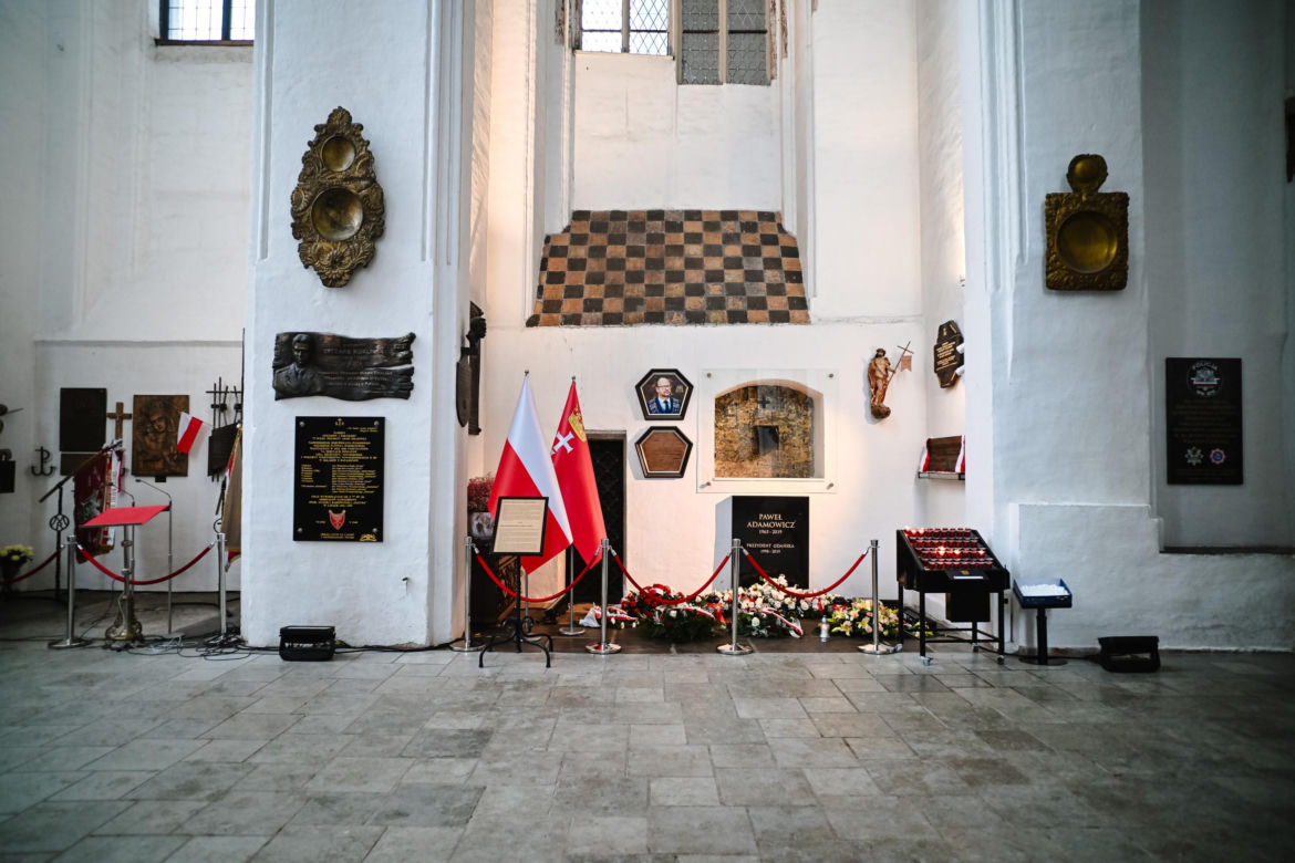 Tak wygląda grób Pawła Adamowicza w 7. rocznicę zamachu