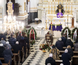 Jarosław Kaczyński na pogrzebie pierwszego naczelnego Gazety Polskiej