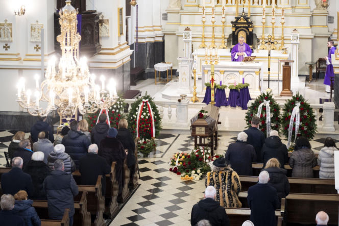 Jarosław Kaczyński na pogrzebie pierwszego naczelnego "Gazety Polskiej"