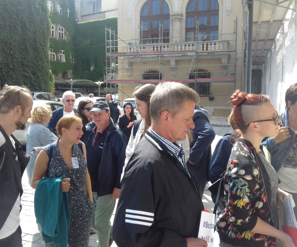 Kraków: Zupa w Radzie niewypałem? Łukasz Wantuch w ogniu krytyki na sesji Rady Miasta.