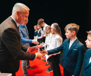 Najzdolniejsi uczniowie odebrali stypendia Prezydenta Miasta Siedlce