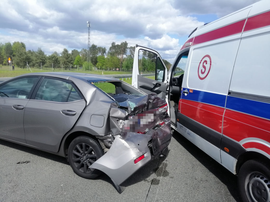 Wypadek na S8 pod Wyszkowem! Potężne zderzenie ciężarówek, busa i osobówki! Na miejscu śmigłowiec (ZDJĘCIA]