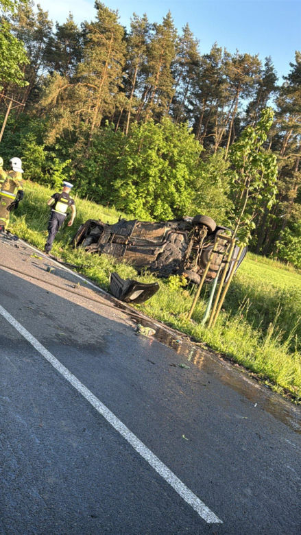 Płonąca ciężarówka i zmiażdżona osobówka. Straszny wypadek koło Świebodzina