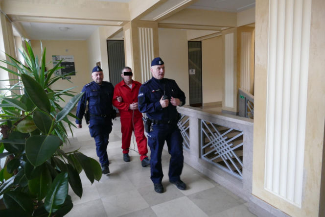 Ostrzelał braci i próbował zabić nożem znajomego. „Nie wiem, czy nim go uderzyłem”