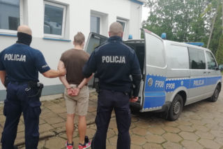 BEŁCHATÓW. 29-latek zatrzymany z beczką wypełnioną marihuaną. Pod miastem miał plantację