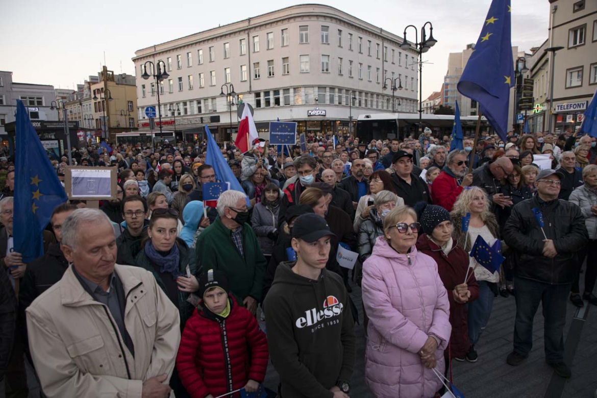 Opole zostaje w Unii. Protest na pl. Wolności [niedziela 10.10.2021]
