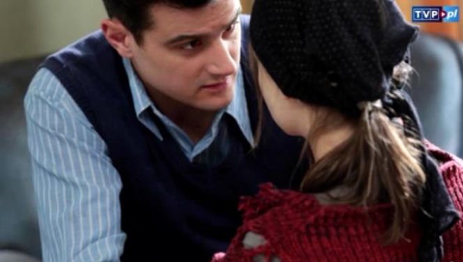 Czas honoru 7 sezon. Lena (Agnieszka Więdłocha), Janek (Antoni Pawlicki)