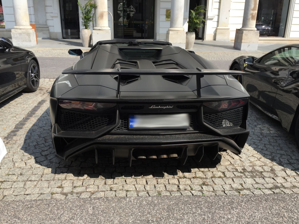 Lamborghini Aventador Roadster SV reżysera Patryka Vegi