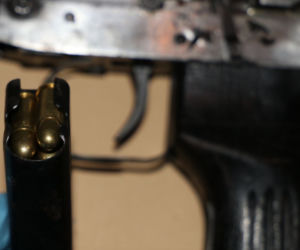 Miał przy sobie pistolet maszynowy i narkotyki. Co robił w Polsce?