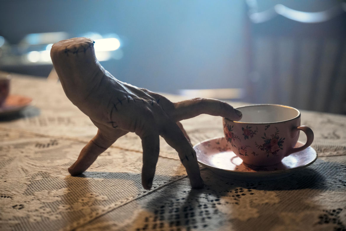 W roli głównej powraca oczywiście Jenna Ortega, a rodzina Addamsów otrzyma więcej czasu ekranowego.