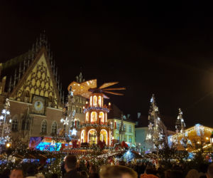W centrum Wrocławia rozbłysły już świąteczne ozdoby