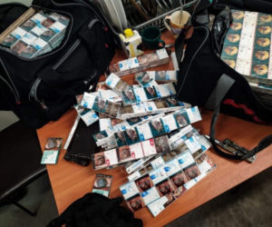 Białystok: Kobieta stała na peronie z czarnymi torbami. Przyjechała policja