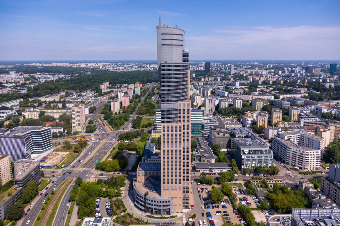 Skyline Warszawy. Widok 40.piętra z The Bridge na Woli