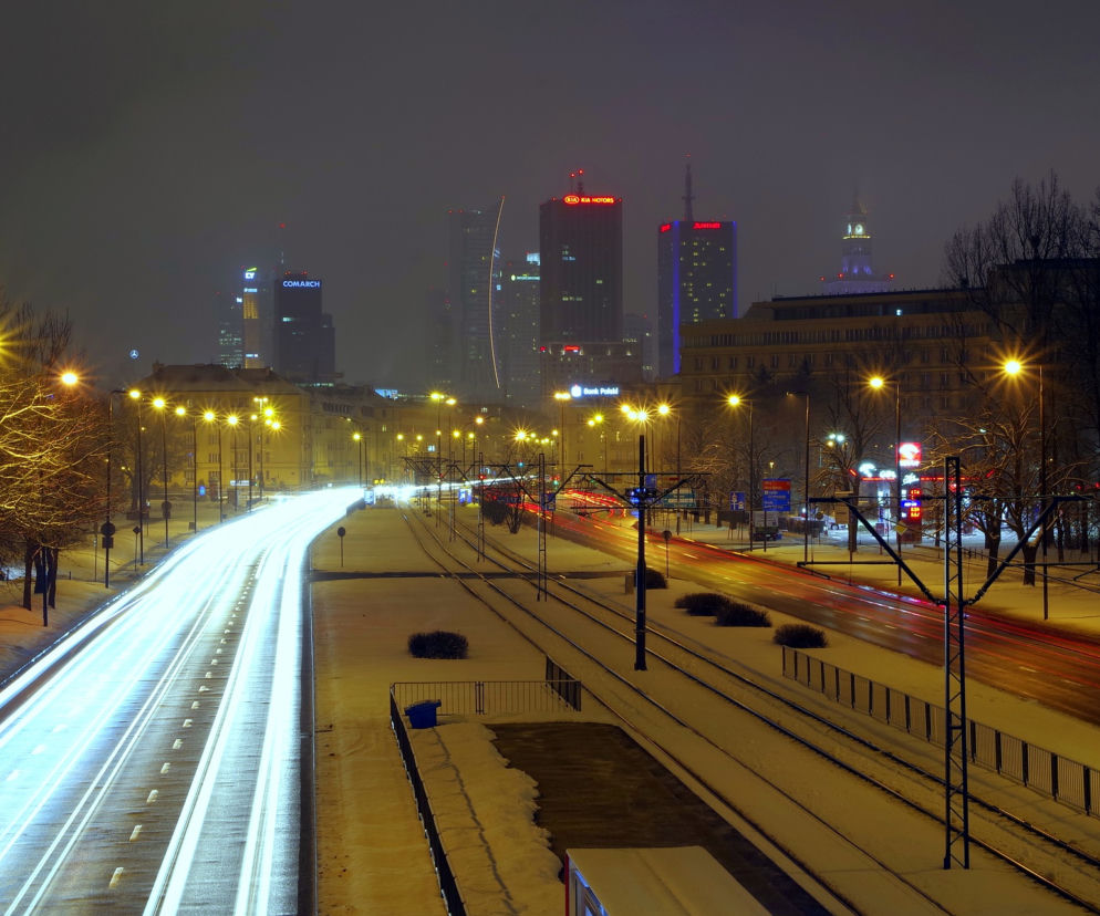 W Warszawie WYŁĄCZĄ uliczne oświetlenie. Będzie ciemno jak w Krakowie na wiosnę 