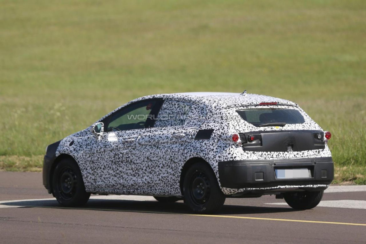 Opel Astra 2015 - zdjęcia szpiegowskie