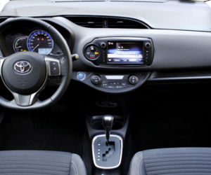 Toyota Yaris Hybrid lifting 2014