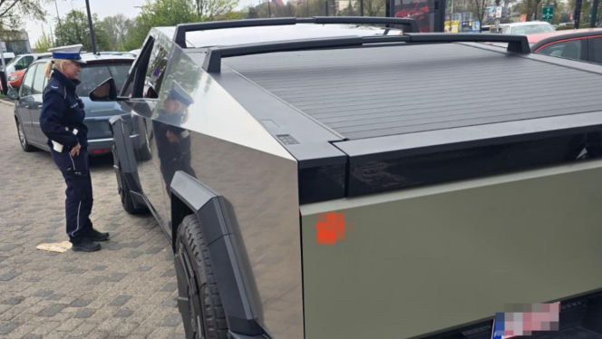 Policja w Lublinie zatrzymała kierowcę Cybertrucka