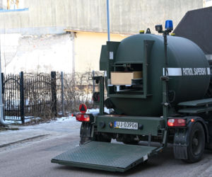 Szczecinek/ Saperzy usunęli pocisk przeciwlotniczy znaleziony w śródmiejskiej kamienicy