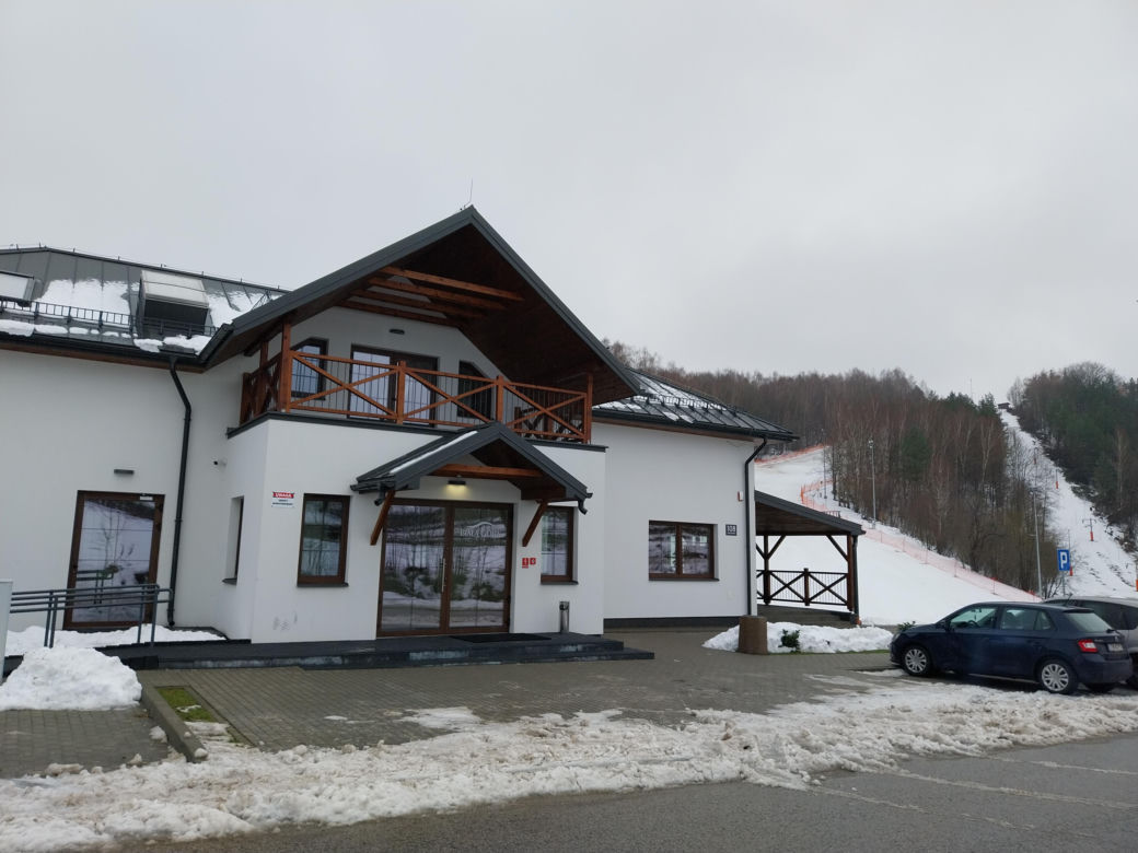 Stok narciarski Biała Góra w Justynówce