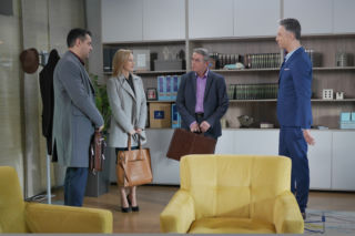 Pierwsza miłość odcinek 2481, Artur (Łukasz Płoszajski), Zbigniew Matejka, Sabina (Urszula Dębska), Aleks (Tomasz Mandes)