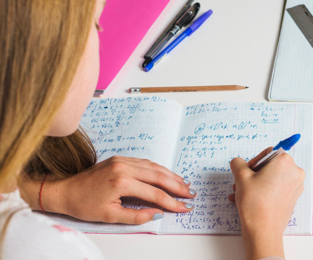 Ile to jest 66:3!(2!+3!)+4!=? Ten mały symbol sprawia, że internauci rwą włosy z głowy