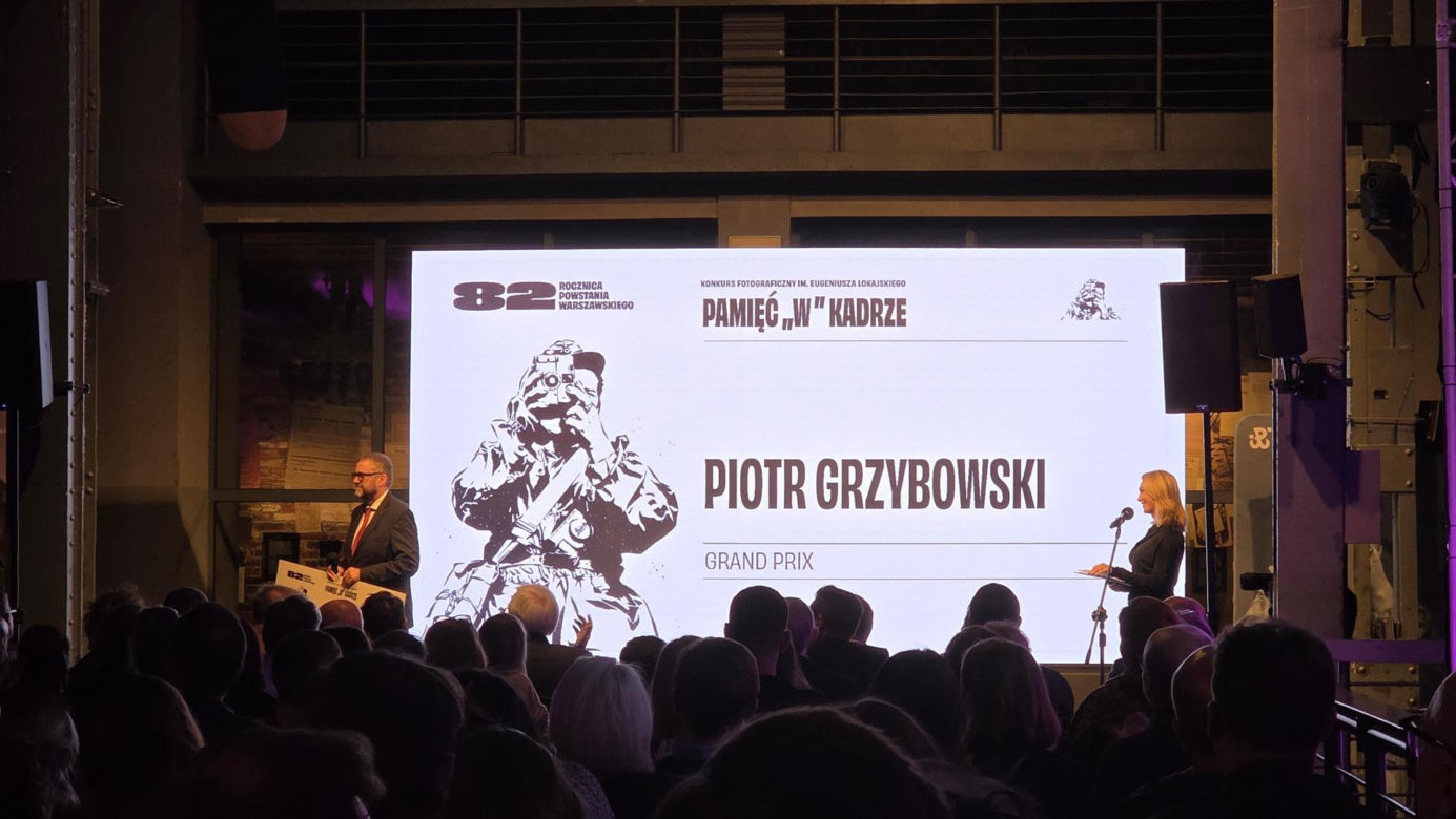 Chwalimyy się! Fotoreporter Super Expressu nagrodzony. Piotr Grzybowski z Grand Prix konkursu "Pamięć W Kadrze"