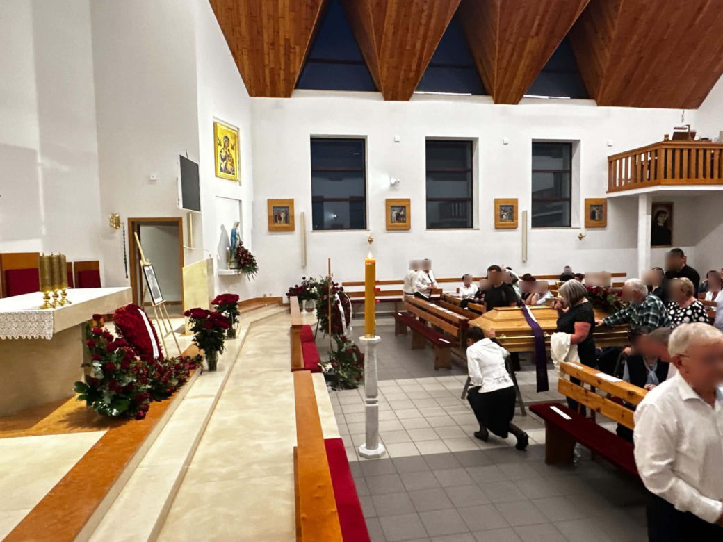 Mieszkańcy Lęborka żegnają księdza, który utonął w Darłówku