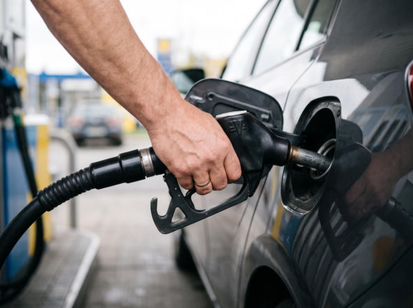 Hurtowe ceny paliw 29.10.2026. Aramco dyktuje tempo obniżek na rynku w cieniu drogiej ropy