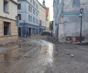 Pękła tama, fala zalała miasto. Dwa lata od koszmaru na Dolnym Śląsku. Dzieci płakały