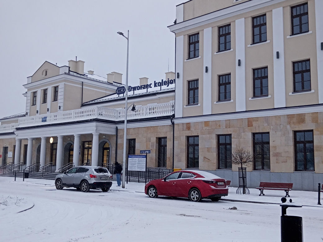 Zima w Świętokrzyskiem. Skarżysko-Kamienna w białym puchu. Zobacz zdjęcia