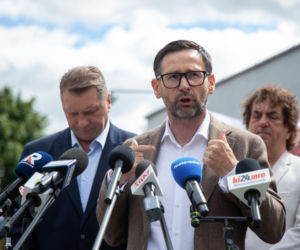 Przemysław Czarnek i Daniel Obajtek protestują przed „Solino”