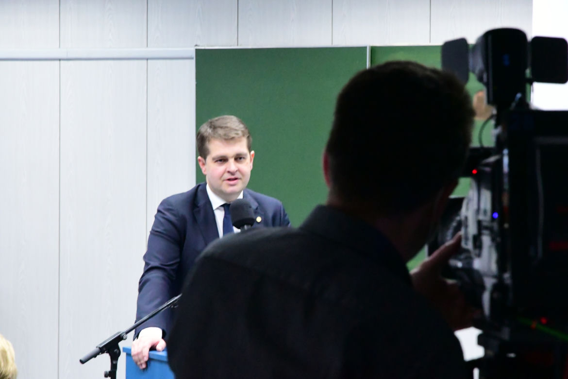 Porodówka zmieniła się nie do poznania. Do szpitala ruszyli studenci UKSW