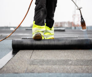 Jak uniknąć błędów w hydroizolacji dachu płaskiego?