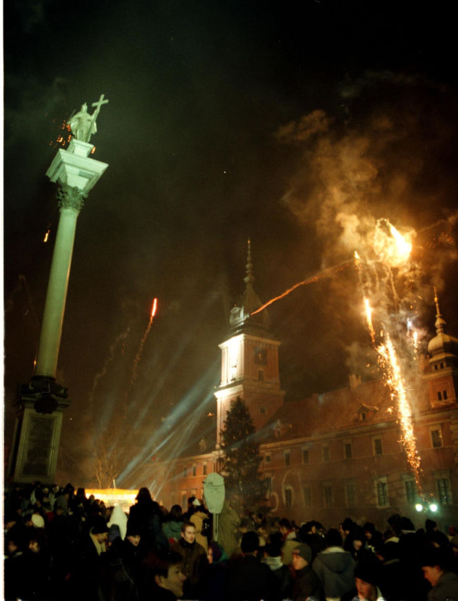 Sylwester w Warszawie sprzed lat. Tak stolica witała dawniej Nowy Rok