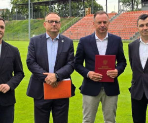 Miliony z ministerstwa na rozbudowę bazy Chrobrego Głogów! Skorzystają setki młodych piłkarzy