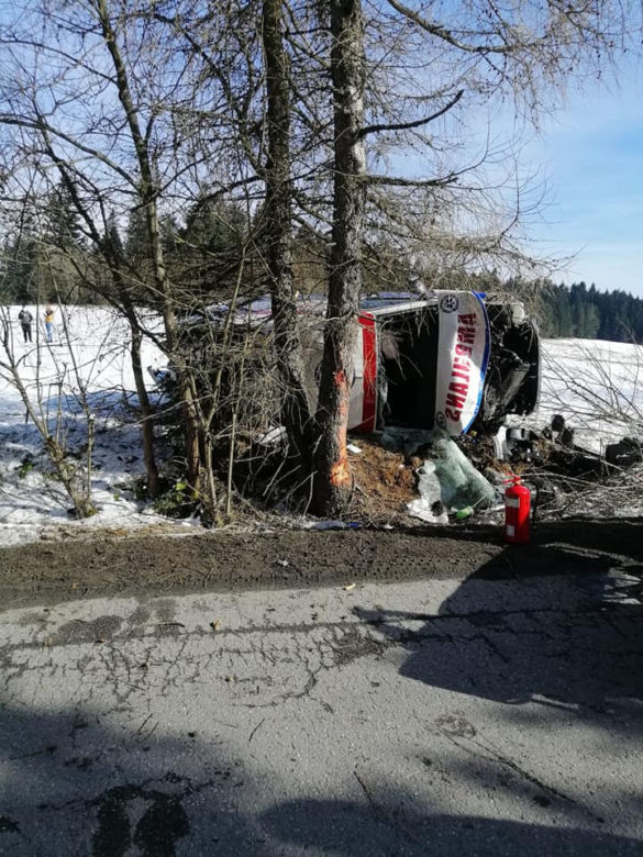 Czyrna. Wypadek karetki pogotowia ratunkowego. Jeden z ratowników był pijany